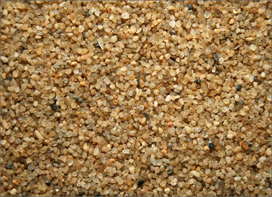 Купить крупнозернистый песок с доставкой по Москве